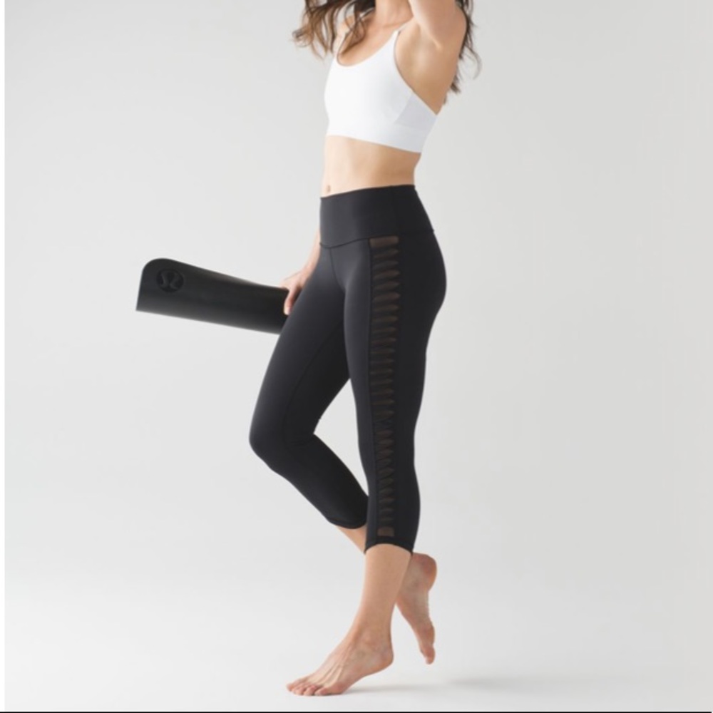 Lululemon sunshine salutation cropped legging